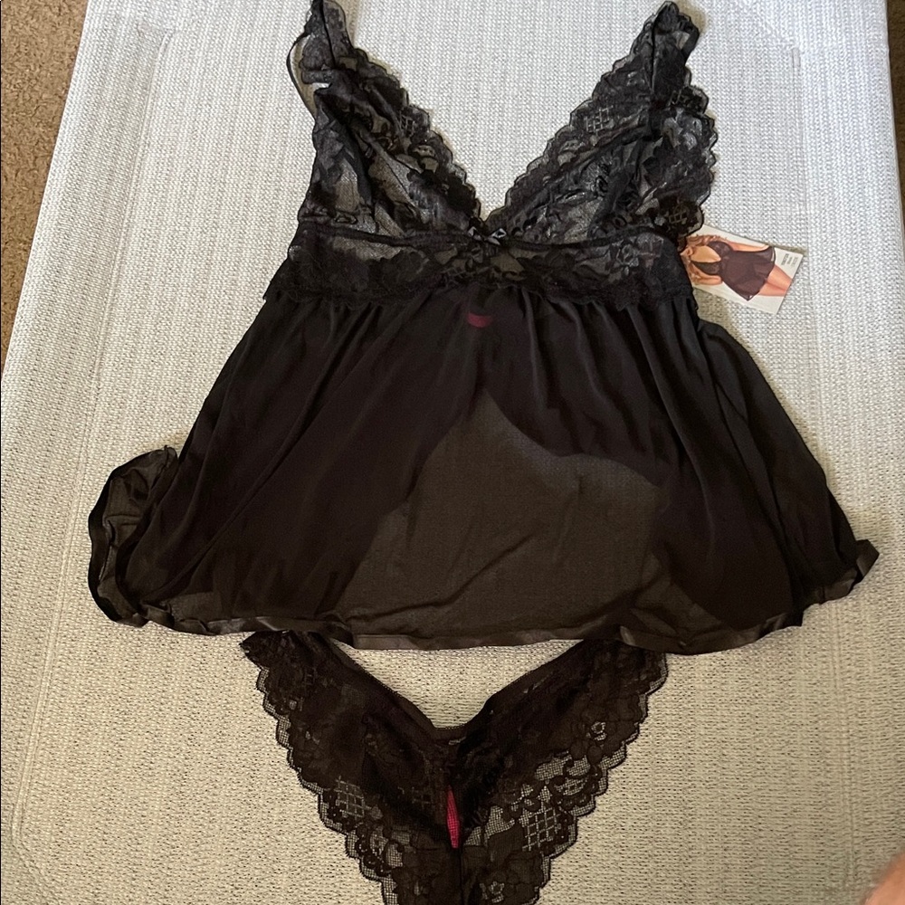 Chic Black Lace Nightwear Set